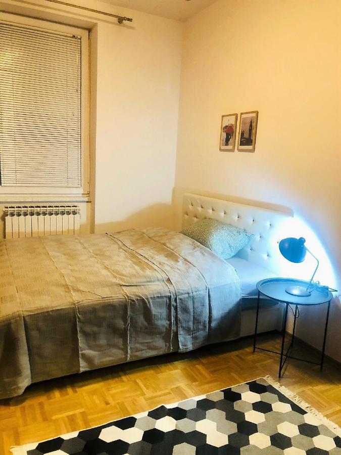 Cozy One-Bedroom Apartment Sarajevo Bagian luar foto