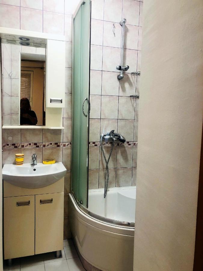 Cozy One-Bedroom Apartment Sarajevo Bagian luar foto