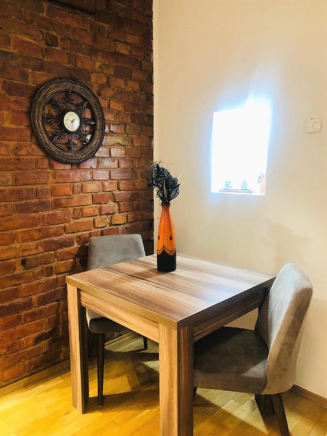 Cozy One-Bedroom Apartment Sarajevo Bagian luar foto