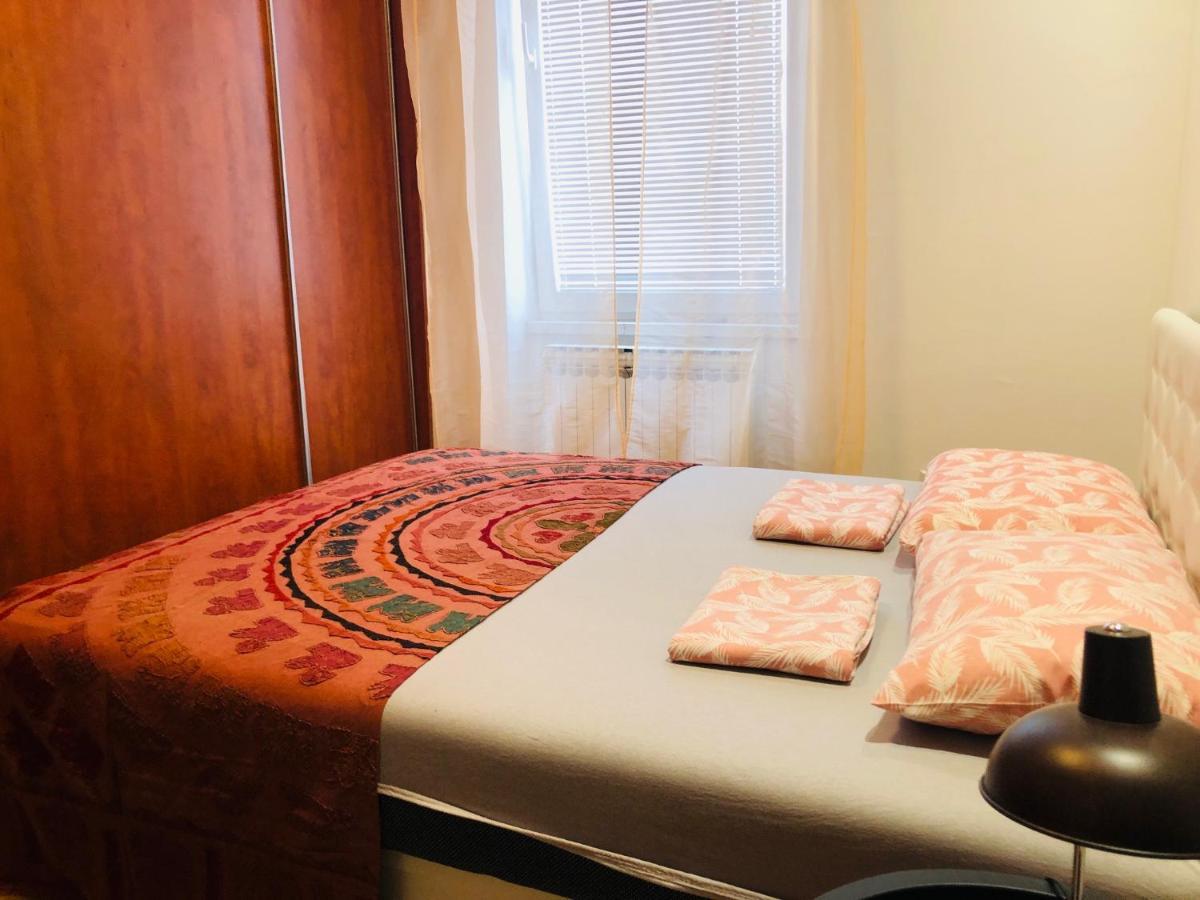 Cozy One-Bedroom Apartment Sarajevo Bagian luar foto